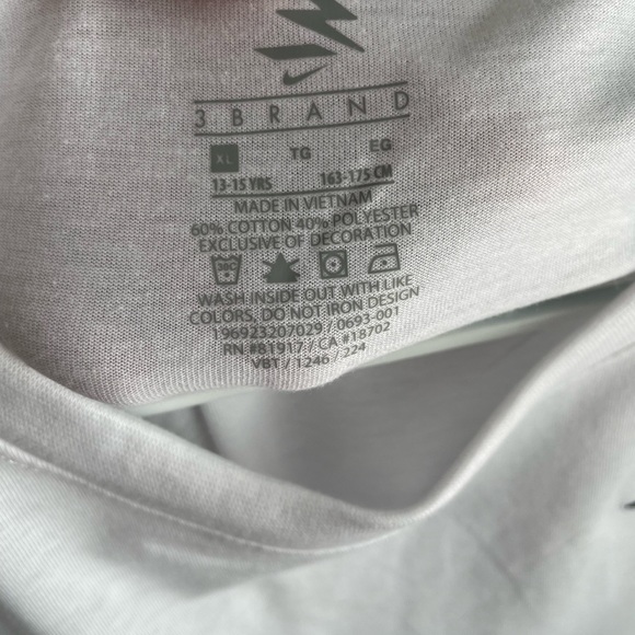 Nike Top - Picture 3 of 3